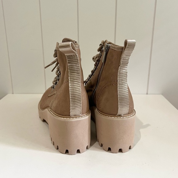 Dolce Vita NWOT  lace up  chunky heel Ankle Boots size 8.5 Tan - Picture 6 of 10